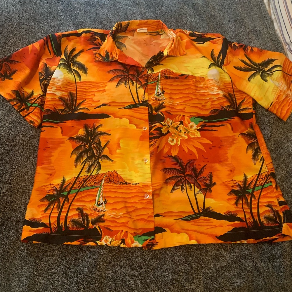 Hawaii button down t-shirt